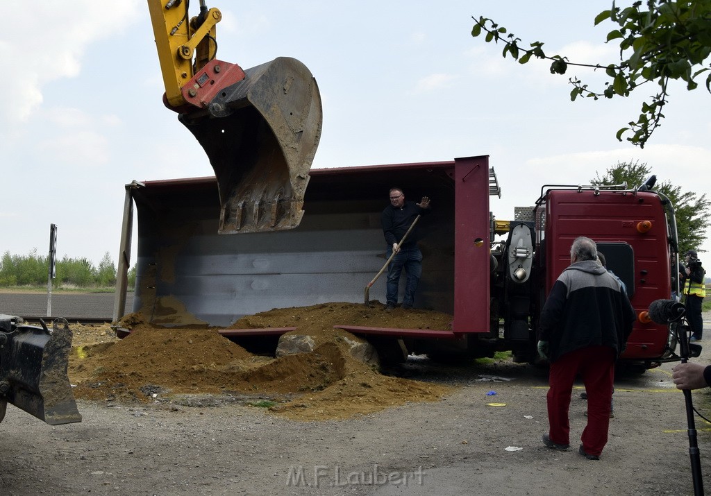 Schwerer VU LKW Zug Bergheim Kenten Koelnerstr P358.JPG - Miklos Laubert